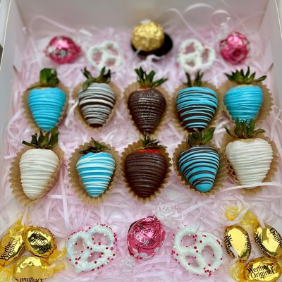 Dozen Custom Chocolate Covered Strawberries 