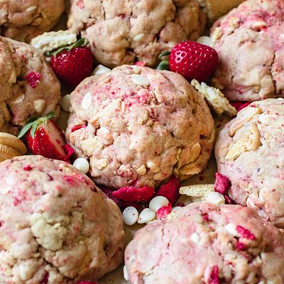 Strawberry Shortcake (12 Count) Mini Cookies