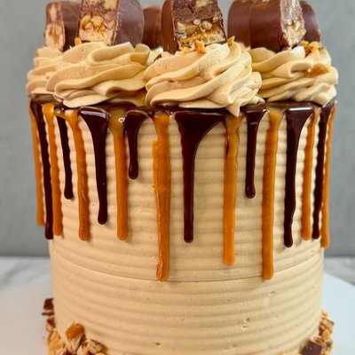 Snickers Cake
