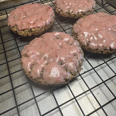Strawberry Iced Strawberry Oatmeal Cookies