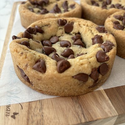 Jumbo Chocolate Chip Cookie