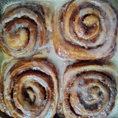 4 Pack cinnamon Rolls 
