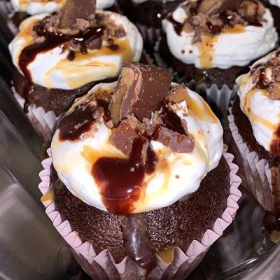 Better Than Love Cupcakes (24)