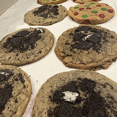 Half Dozen Jumbo Oreo Cookies 