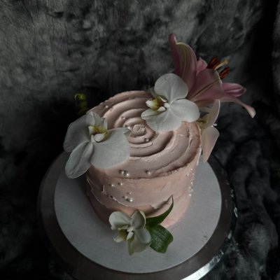 8” Round cake