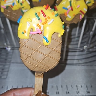 1 Dz Small Cakecicles 