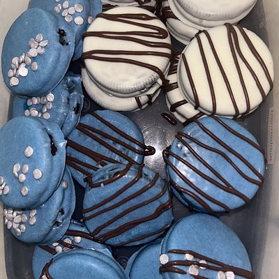 Chocolate Dipped Oreos