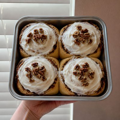 4 Pack Of Pecan Cinnamon Rolls 