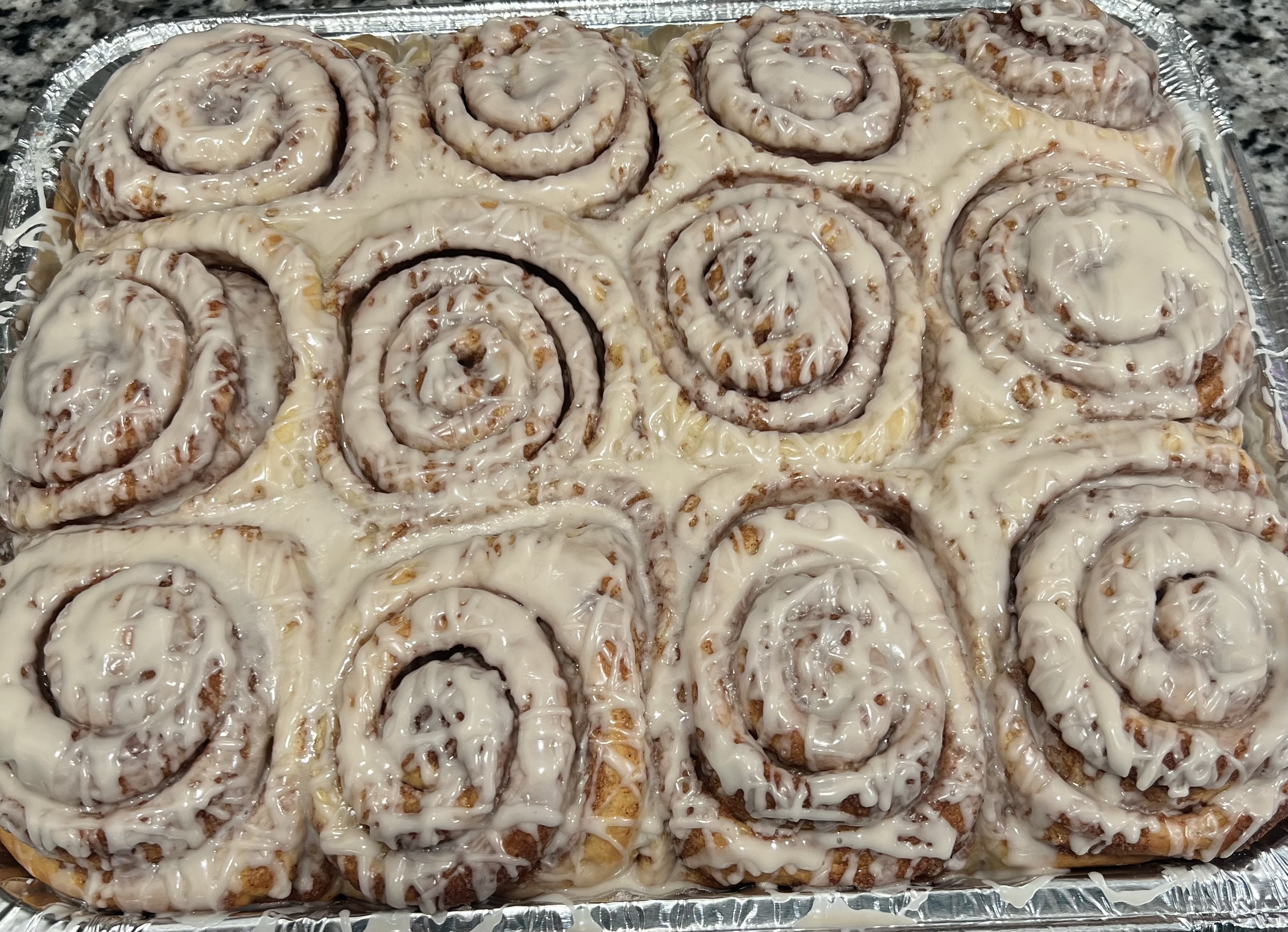 12 Cinnamon Rolls W/ Vanilla Icing 