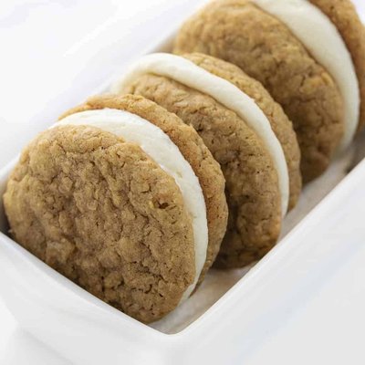 Oatmeal Creams (min 6)