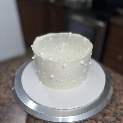 6in 2 layer Cakes