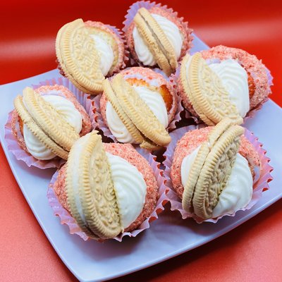 12 Strawberry Shortcake Stuffed Golden Oreos Cheesecake Treats