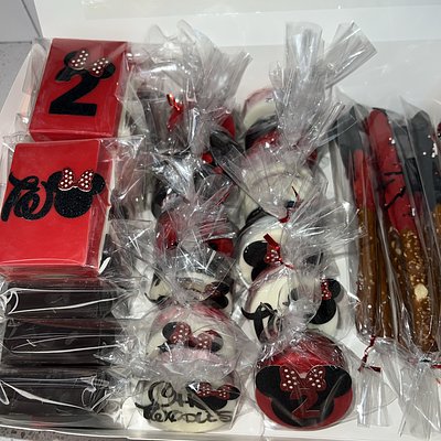 D🧁mn Desserts Mini Treat Package 