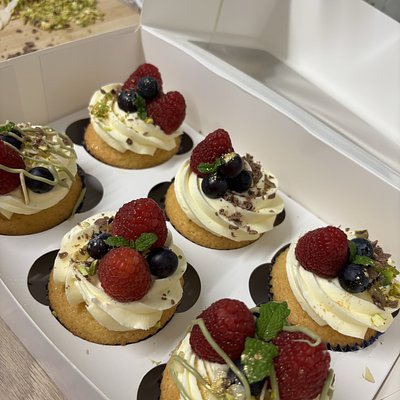 Fruit Cupcakes 