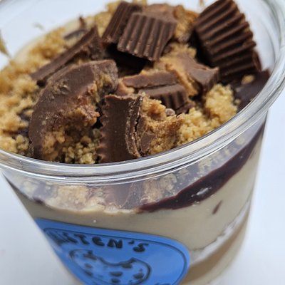 16oz. Reese's Cheesecake Jar