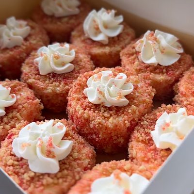Strawberry Crunch Cheesecake Bites 
