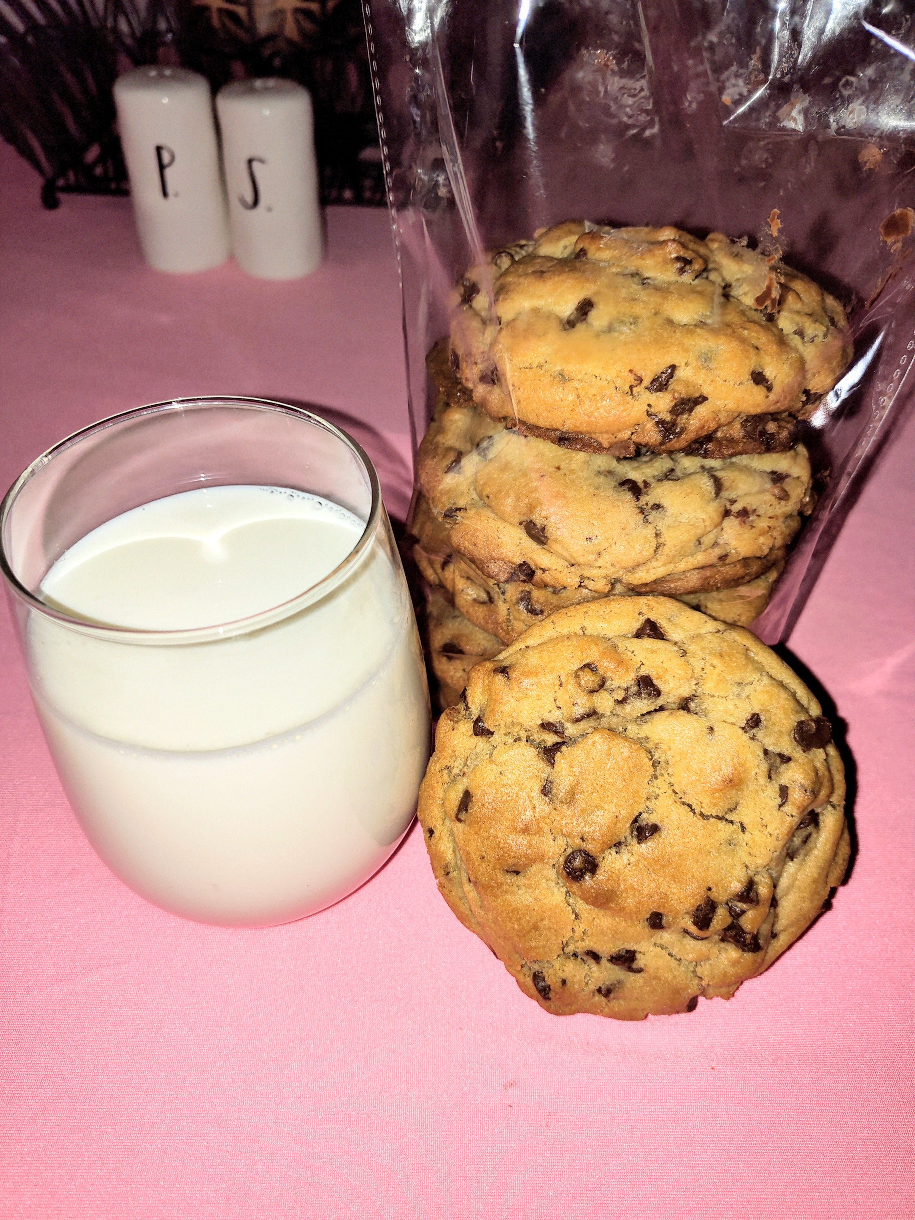 Chocolate Chip Cookies (Half Dozen)