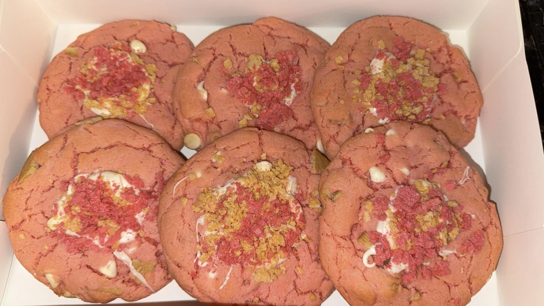 Strawberry Crunch Cookies