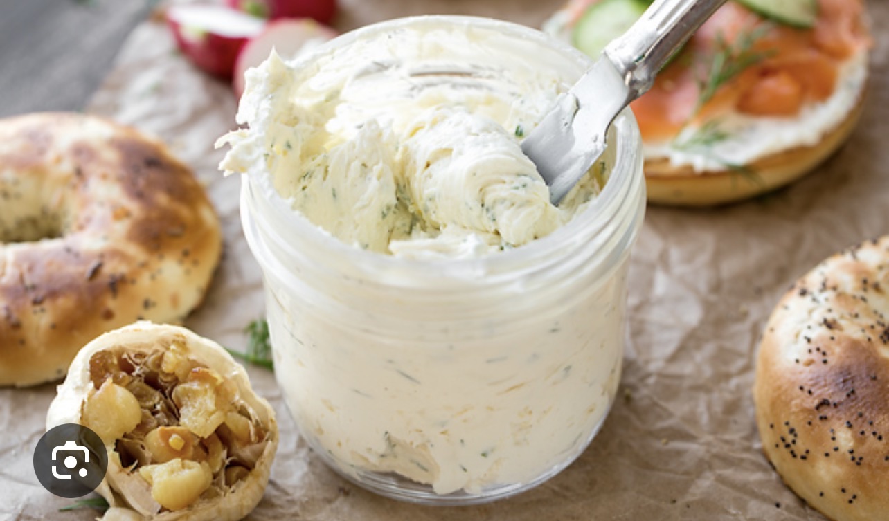 Roasted Garlic Herb Schmear