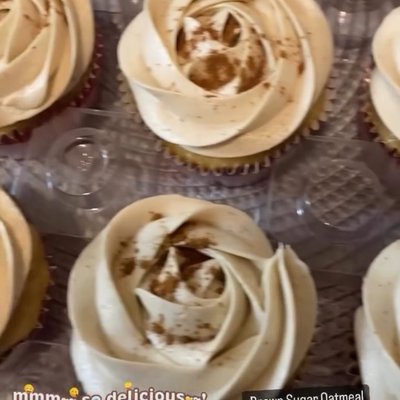 Brown Sugar Oatmeal Shaken Expresso Cupcakes 🧁 