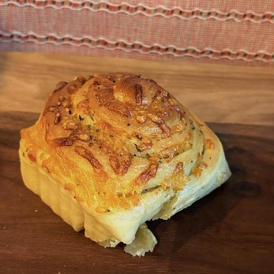 Garlic And Herb Rolls (4 Pack)