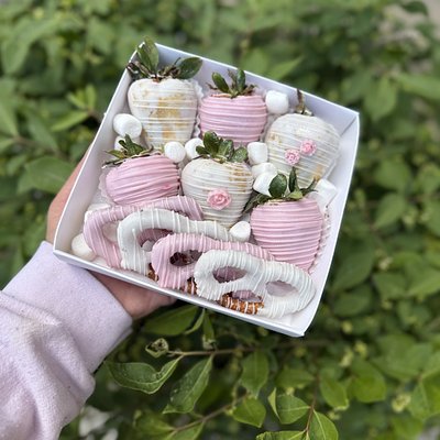 Pretzel Berry Combo 🍓🥨