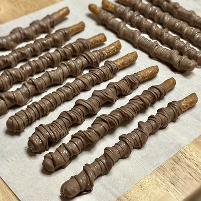 Chocolate Caramel Covered Pretzels