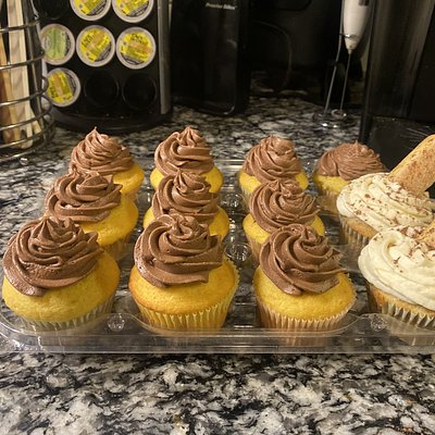 Yellow Cupcakes 