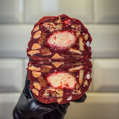 Past Flavor - View Only🥲: Red Velvet Biscoff Cheesecake ✨