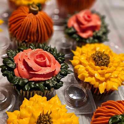 Gourmet Cupcakes/  Per Dozen 