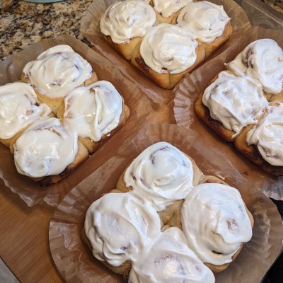 O.G Cinnamon Rolls (4 Large)