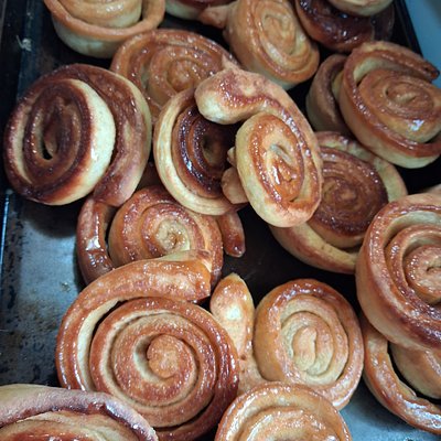 Honey Buns (6 Count)