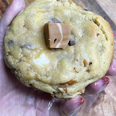 Salted Caramel Pretzel