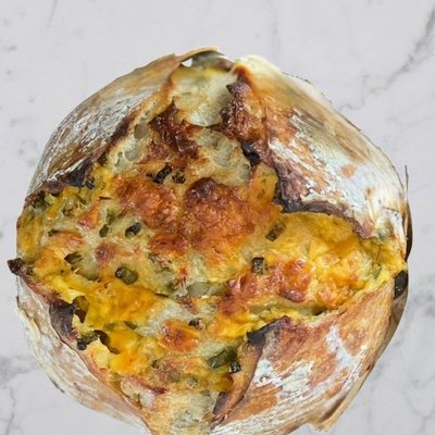 Jalapeño Cheddar Round