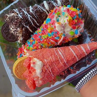 Cheesecake waffle Cones