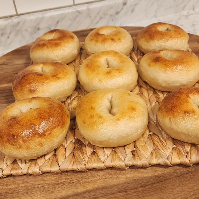 🥯 Bagels/10 Pack ($15.00) - Plain, Cinn/Sugar, Everything Seasoning)
