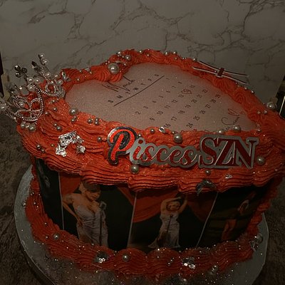 Zodiac Sign Themed Heart Cake With Calendar