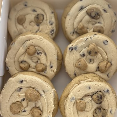 1/2 Dz Brown Sugar Cookie With Edible Cookie Dough 