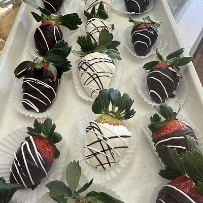 Chocolate Covered Strawberries (6)