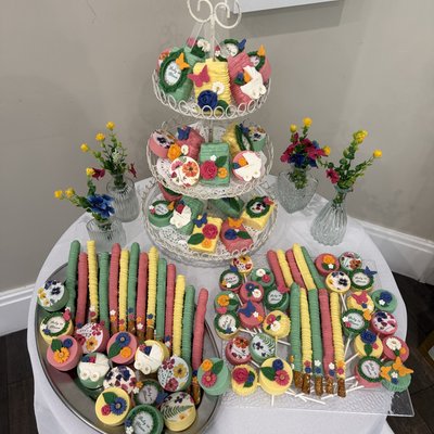 Medium Party Package (96 Pieces) 
