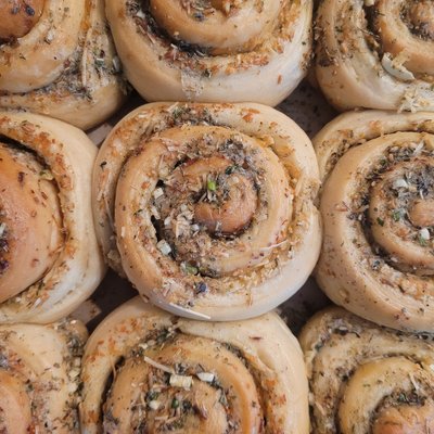 Butter Garlic Parm Savory Rolls 4 Pack