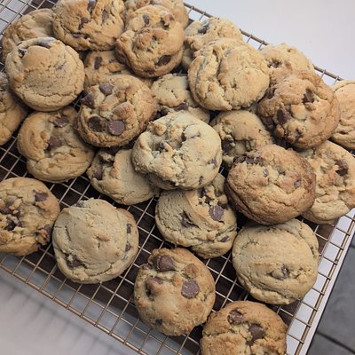 Chocolate Chip Cookies (6 Count) 