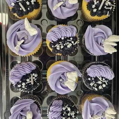 12 Cupcakes 