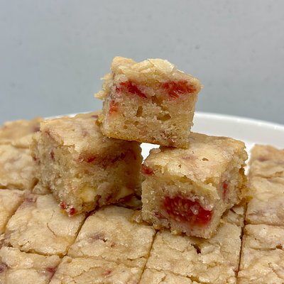 White Chocolate Raspberry Blondies 