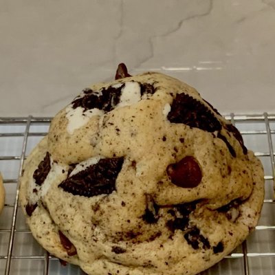 Cookies N’ Creme Jumbo Stuffed Cookie