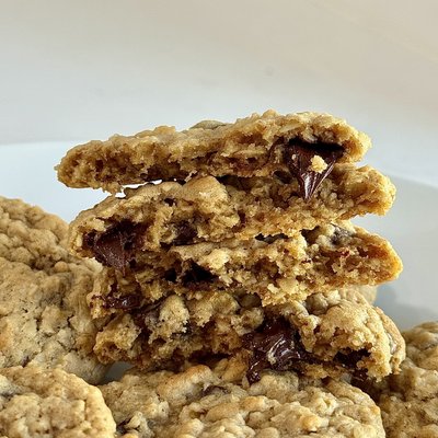 Oatmeal Chocolate Chip Cookies-Dozen