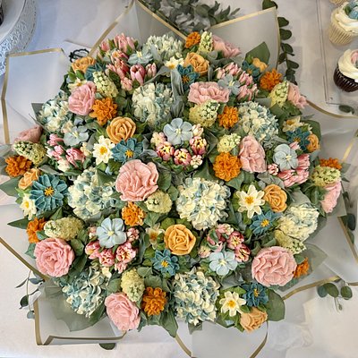 37 Cupcake Bouquet