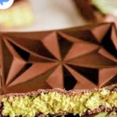 Dubai Bars With Strawberry Filling