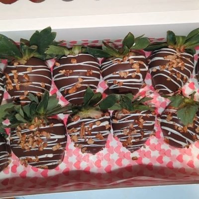 Chocolate Covered Strawberries (No Design)