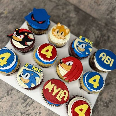 Cupcakes By The Dozen W/Fondant Topper